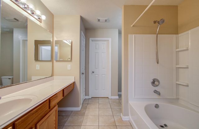175 N Vesper Bend Circle, The Woodlands, TX 77382