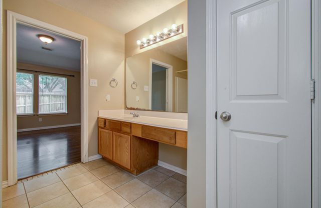 175 N Vesper Bend Circle, The Woodlands, TX 77382