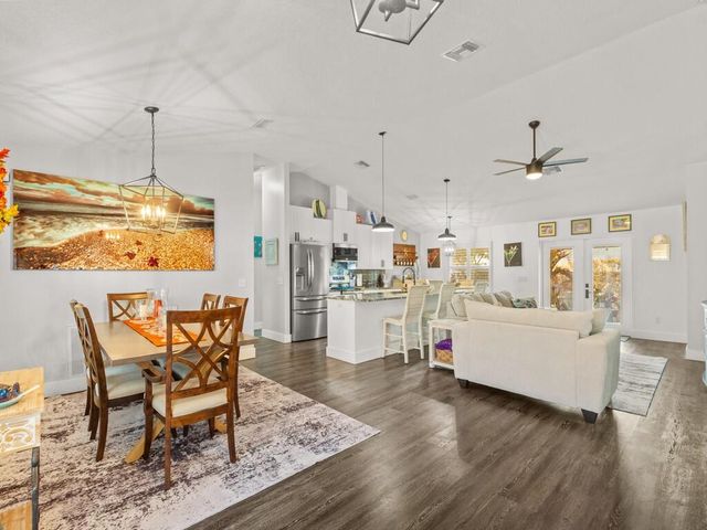 615 19th Street SW, Vero Beach, FL 32962