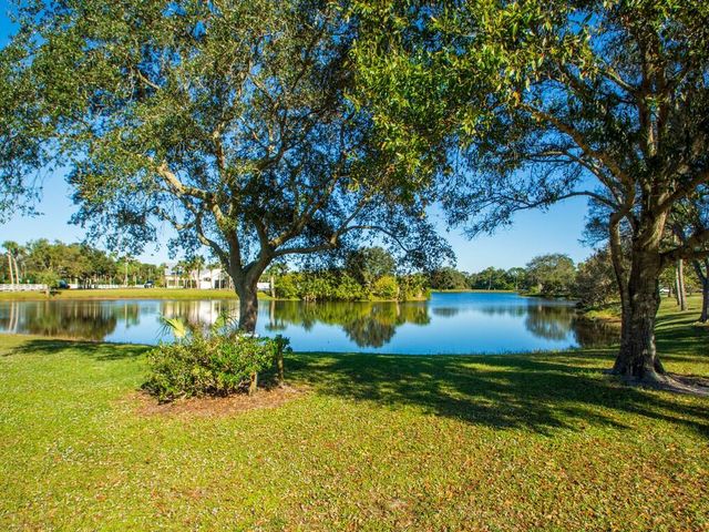 615 19th Street SW, Vero Beach, FL 32962