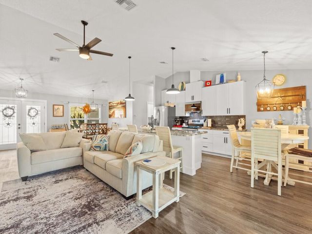 615 19th Street SW, Vero Beach, FL 32962