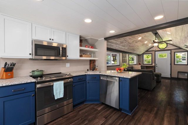 6013 South Court, Mcfarland, WI 53558