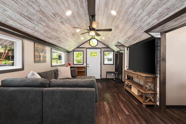 6013 South Court, Mcfarland, WI 53558