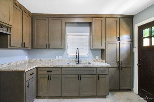 322 E Esplanada Street W, Weslaco, TX 78596