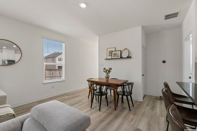 4831 Park Cape, Marion, TX 78124