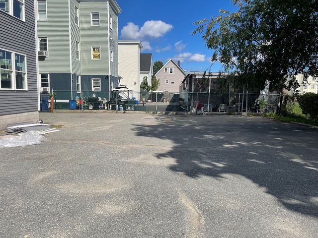 16 Wendell St 6, Lawrence, MA 01841