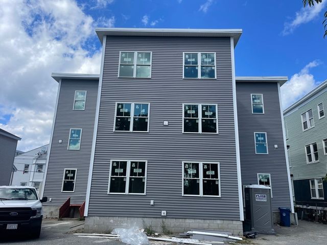 16 Wendell St 6, Lawrence, MA 01841