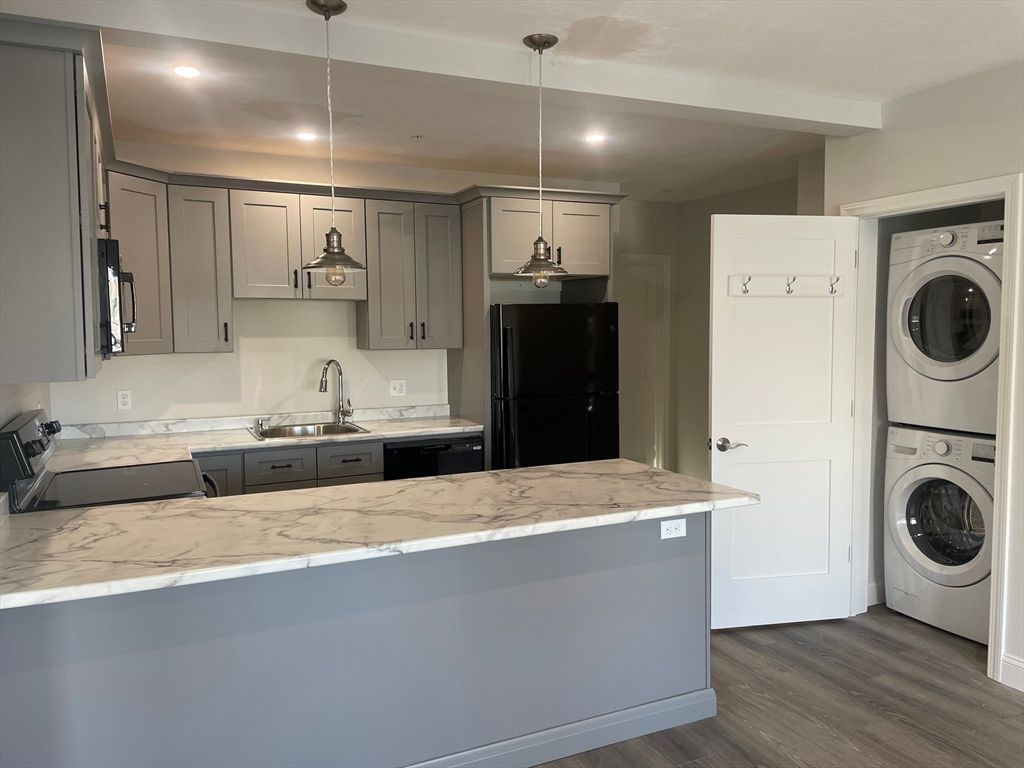 16 Wendell St 6, Lawrence, MA 01841