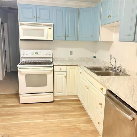 105 Second ST, Yorktown, VA 23692