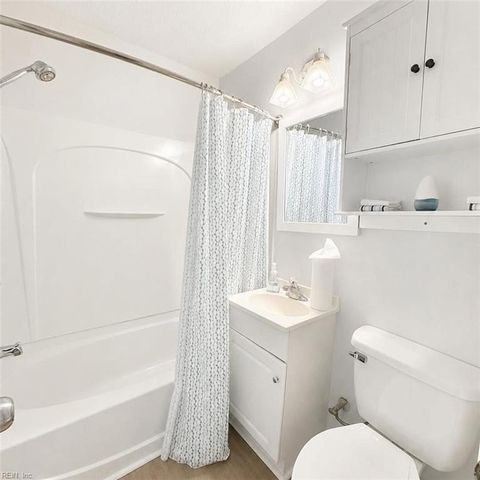 105 Second ST, Yorktown, VA 23692