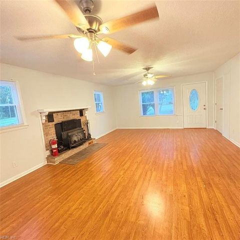 105 Second ST, Yorktown, VA 23692