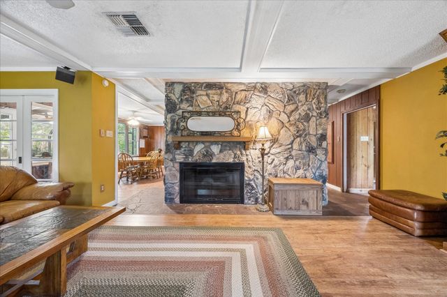 2410 Clark Drive, La Marque, TX 77568