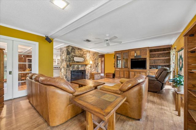 2410 Clark Drive, La Marque, TX 77568
