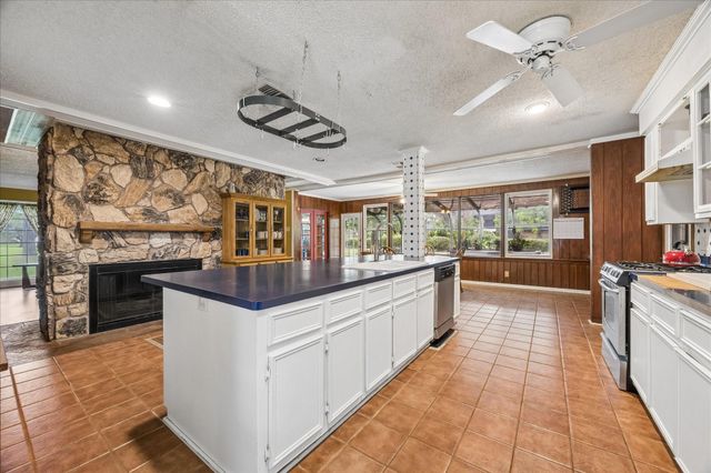 2410 Clark Drive, La Marque, TX 77568