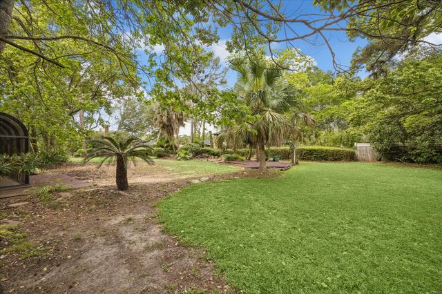 2410 Clark Drive, La Marque, TX 77568