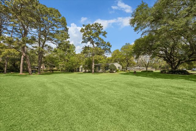 2410 Clark Drive, La Marque, TX 77568