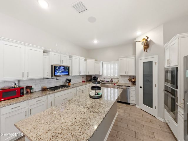 2608 SAMMY CERVANTES Street, El Paso, TX 79938