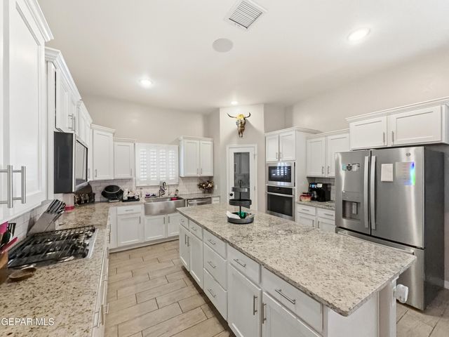 2608 SAMMY CERVANTES Street, El Paso, TX 79938