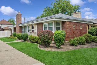 7437 N Ozark Avenue, Chicago, IL 60631