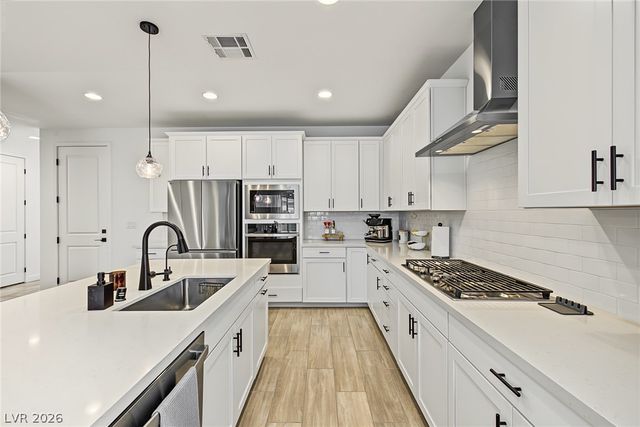 957 Hunter Shores Avenue, North Las Vegas, NV 89084