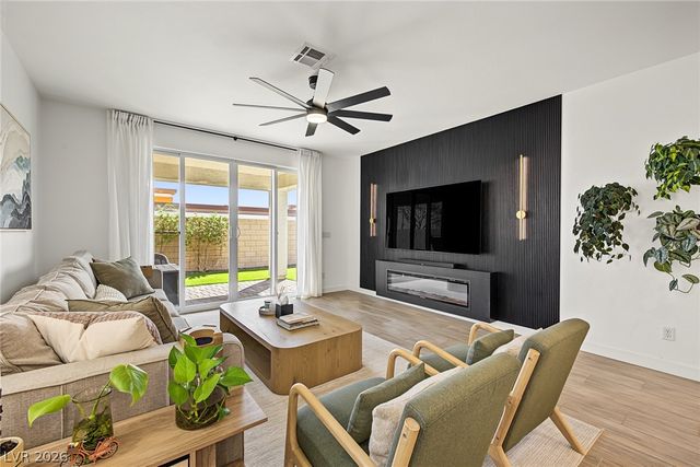 957 Hunter Shores Avenue, North Las Vegas, NV 89084