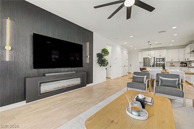 957 Hunter Shores Avenue, North Las Vegas, NV 89084