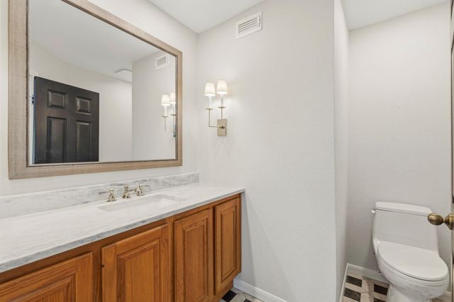 27 Sky Terrace Place, The Woodlands, TX 77381