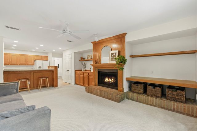 27 Sky Terrace Place, The Woodlands, TX 77381