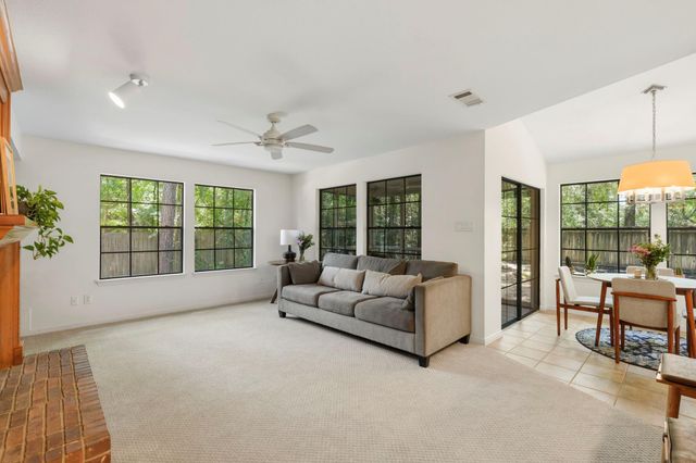 27 Sky Terrace Place, The Woodlands, TX 77381