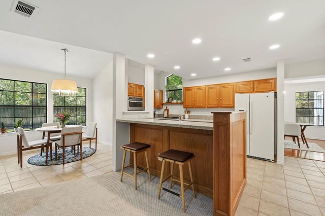 27 Sky Terrace Place, The Woodlands, TX 77381