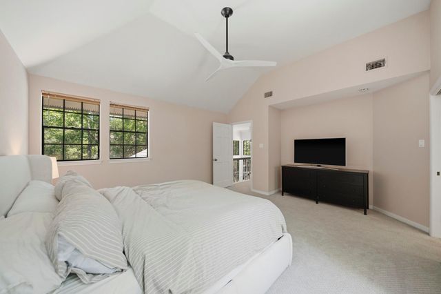 27 Sky Terrace Place, The Woodlands, TX 77381