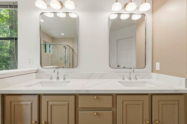 27 Sky Terrace Place, The Woodlands, TX 77381