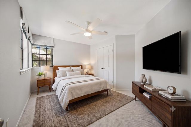 27 Sky Terrace Place, The Woodlands, TX 77381