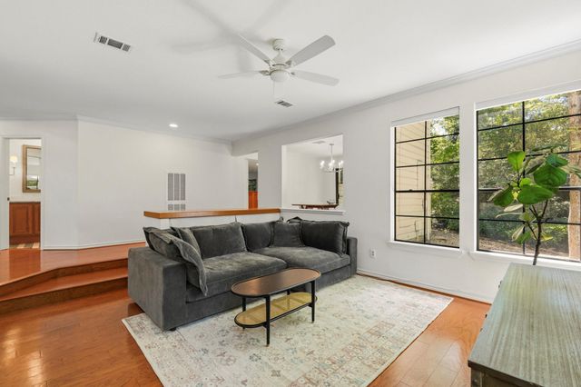 27 Sky Terrace Place, The Woodlands, TX 77381