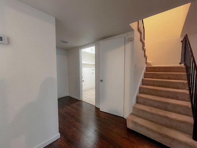 5042 Greenberry Dr, Sacramento, CA 95841