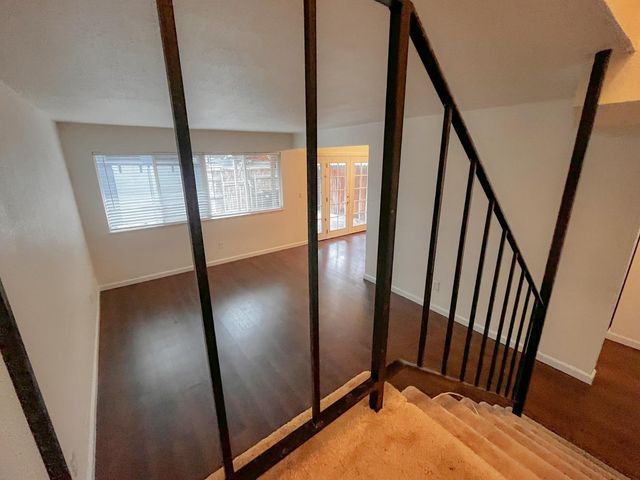 5042 Greenberry Dr, Sacramento, CA 95841