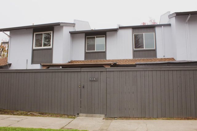 5042 Greenberry Dr, Sacramento, CA 95841