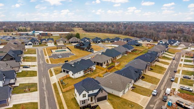 2983 W Teton Drive, Springfield, MO 65810