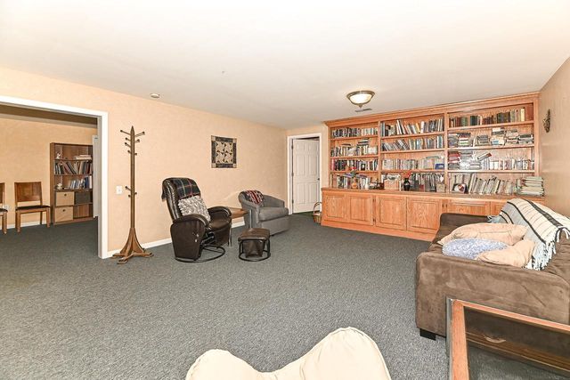 W5074 Hawk ROAD, Elkhorn, WI 53121