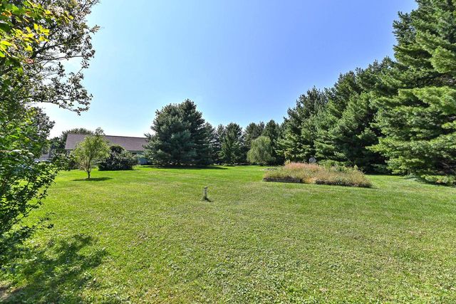 W5074 Hawk ROAD, Elkhorn, WI 53121