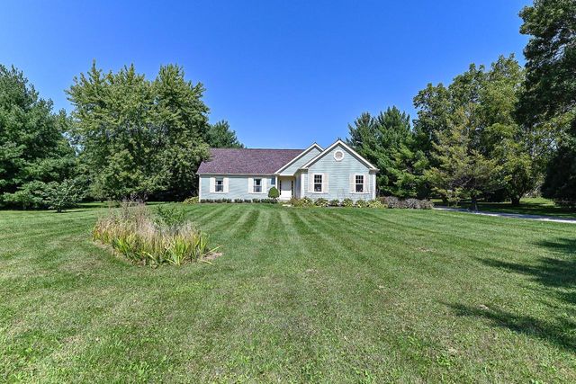 W5074 Hawk ROAD, Elkhorn, WI 53121