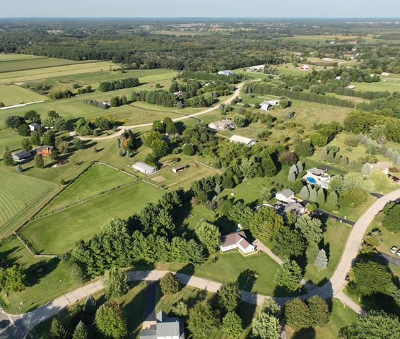 W5074 Hawk ROAD, Elkhorn, WI 53121