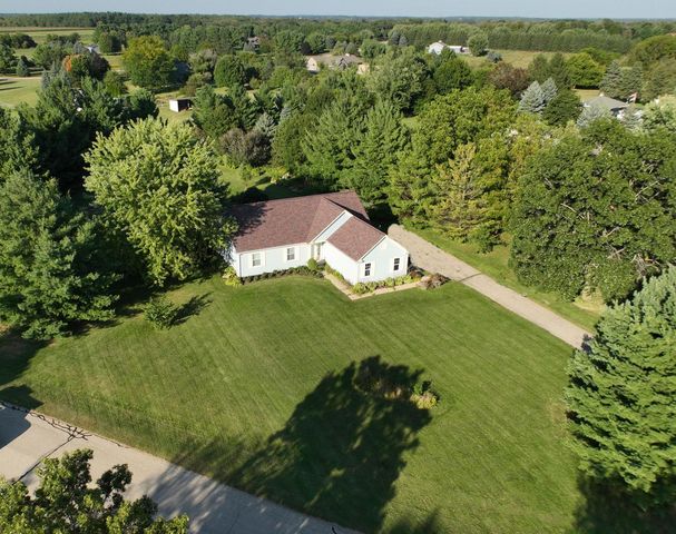 W5074 Hawk ROAD, Elkhorn, WI 53121