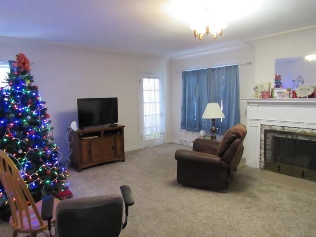 109 N Madison Street, Manchester, IA 52057