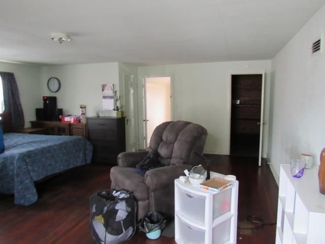 109 N Madison Street, Manchester, IA 52057