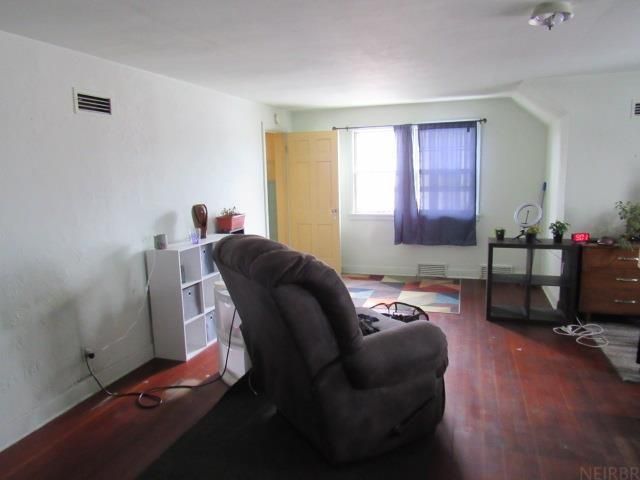 109 N Madison Street, Manchester, IA 52057