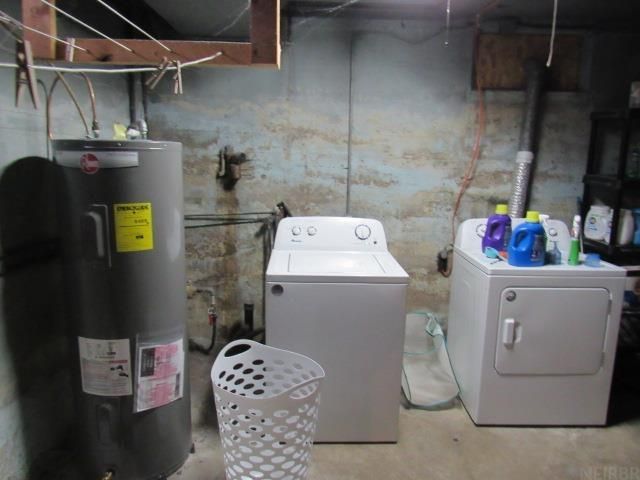 109 N Madison Street, Manchester, IA 52057