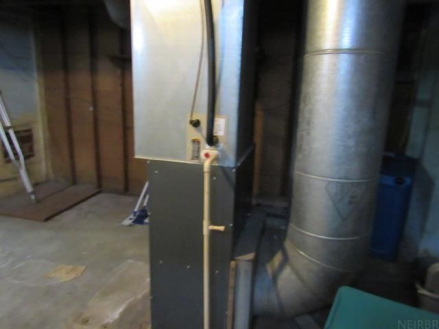 109 N Madison Street, Manchester, IA 52057