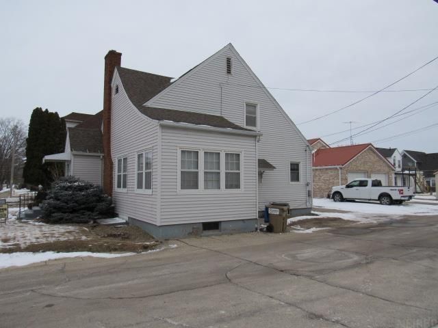 109 N Madison Street, Manchester, IA 52057