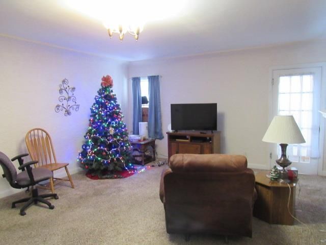 109 N Madison Street, Manchester, IA 52057